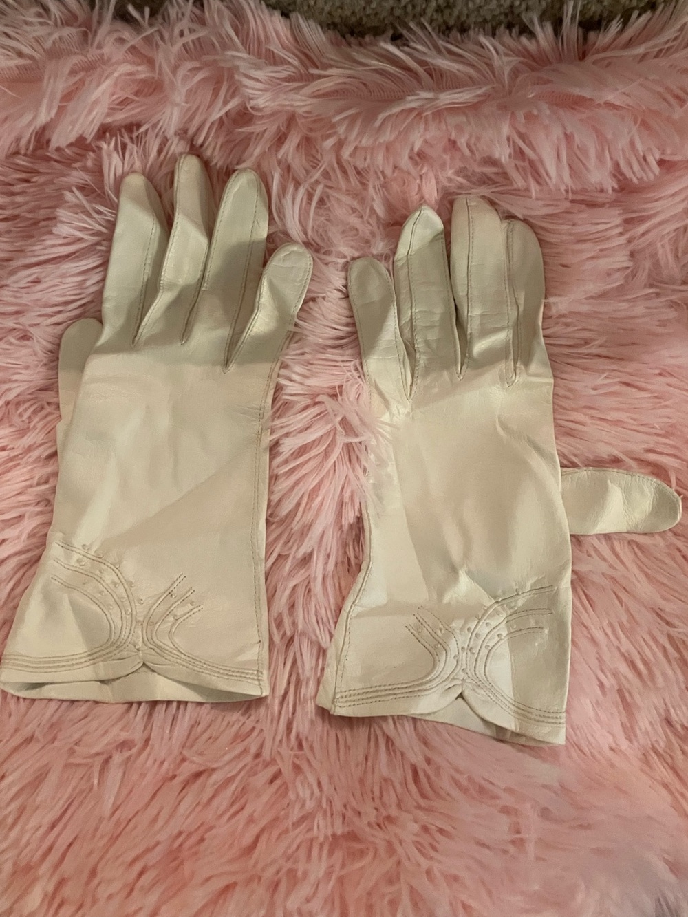 SPOTLESS/LIKE NEW! VTG ARIS OF PARIS WHITE REAL KID GLOVES SIZE 7 MADE IN FRANCE